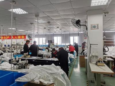 這就是上海&ldquo;抗疫&rdquo;速度!5天完成轉(zhuǎn)產(chǎn),周浦這家企業(yè)的防護(hù)服開工生產(chǎn)了!